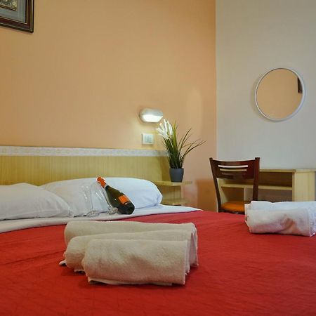 Hotel Malibu Mare Rimini Exterior foto