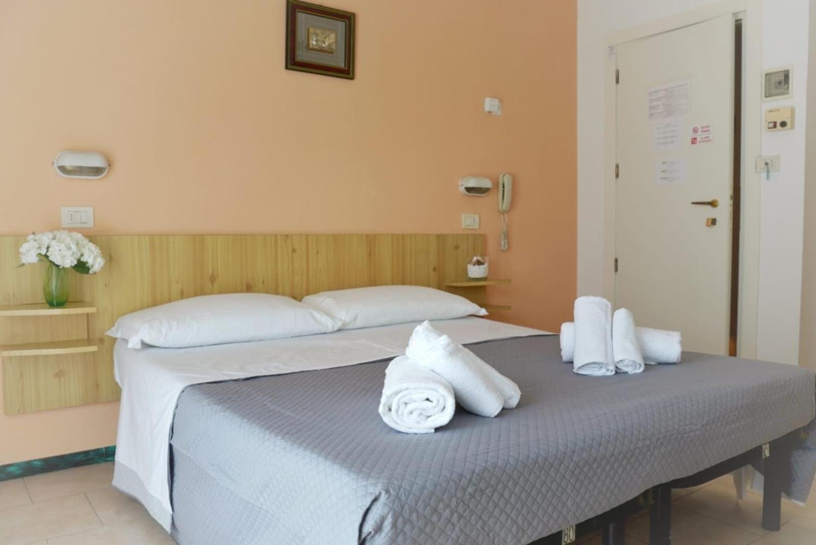 Hotel Malibu Mare Rimini Exterior foto